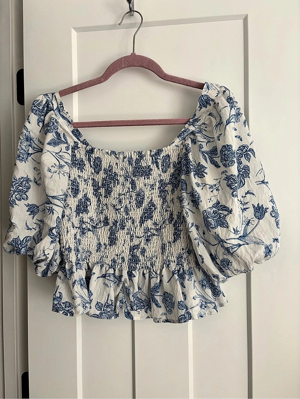 THML Floral Puff Sleeve Crop Top in White & Blue